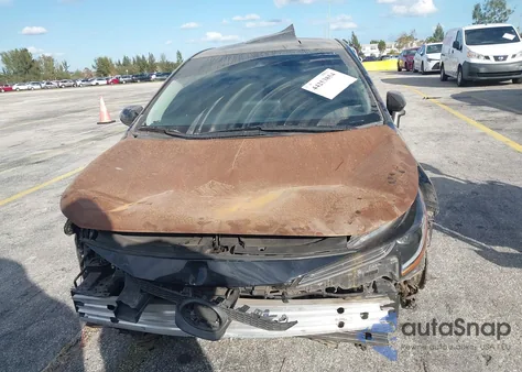2022 Toyota Corolla Le z USA, uszkodzony, nr VIN 5YFEPMAEXNP359713